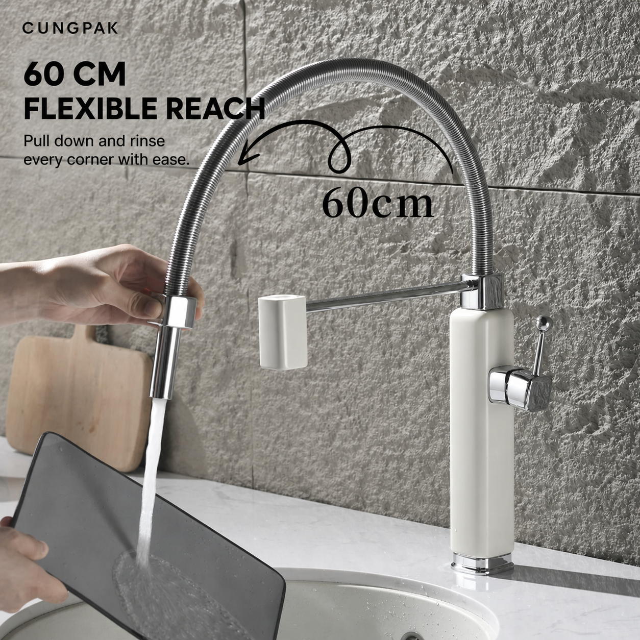 CUNGPAK pull-down kitchen faucet demonstrating 60 cm flexible reach